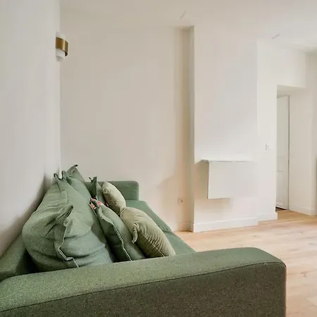 A Montmartre-sacre Coeur Apartment