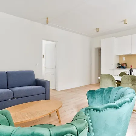 A Montmartre-sacre Coeur Apartment