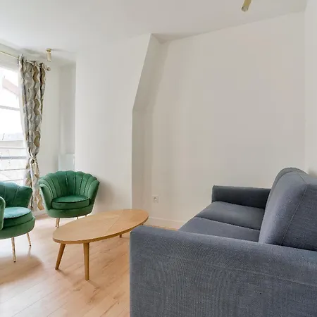 A Montmartre-sacre Coeur Apartment